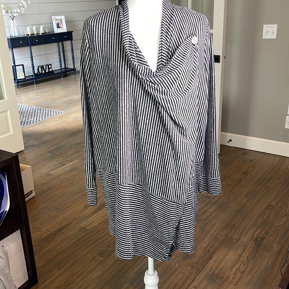 Jones New York black and white stripe cardigan. Can be worn multiple ways